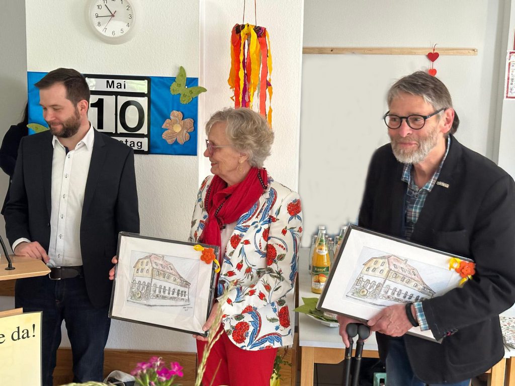 Herr Reichelt, Frau Maushardt und Rolf Mertz bei der 30 Jahr-Geburtstagsfeier